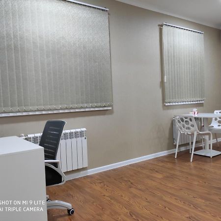 1-Bedroom Apartment In The Very City Center Tashkent Ngoại thất bức ảnh